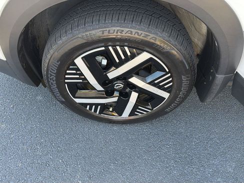 Used 2025 Nissan Kicks SV FWD image 34