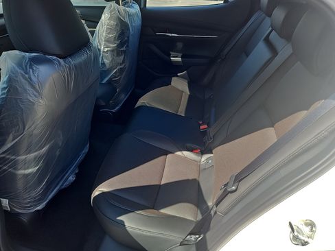 New 2026 MAZDA MAZDA3 Hatchback w/Premium Plus Pkg image 19