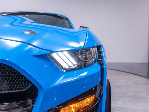 Used 2022 Ford Mustang Shelby GT500 w/ Carbon Fiber Track Pack RWD image 51