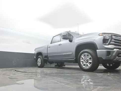 Used 2024 Chevrolet Silverado 2500 High Country w/ High Country Premium Package AWD/4WD image 36