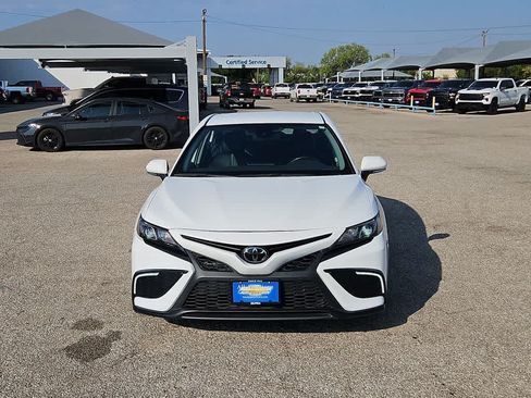 Used 2023 Toyota Camry SE w/ Convenience Package FWD image 3