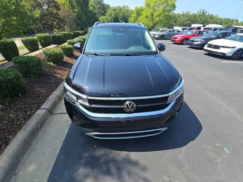 Used 2022 Volkswagen Taos SE FWD image 5