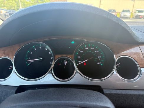 Used 2011 Buick Enclave CXL AWD/4WD image 15