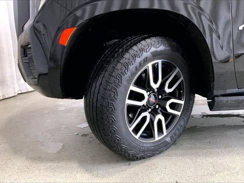 Used 2024 GMC Yukon XL AT4 AWD/4WD image 20