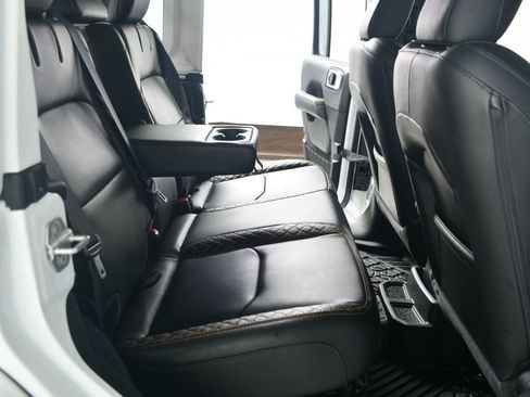 Used 2022 Jeep Wrangler Unlimited Sahara image 37