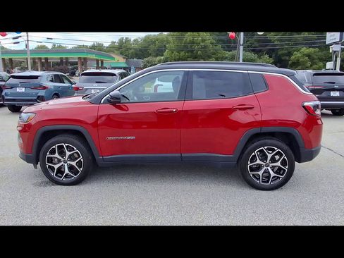 Certified 2025 Jeep Compass Limited AWD/4WD image 5