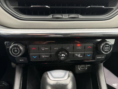 Used 2023 Jeep Compass Limited w/ Elite Group AWD/4WD image 26