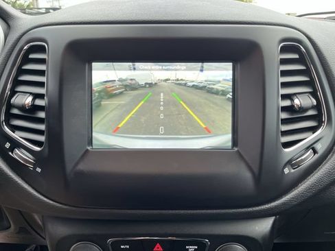 Used 2019 Jeep Compass Latitude AWD/4WD image 24