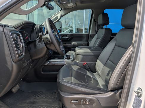Certified 2022 Chevrolet Silverado 3500 LTZ w/ LTZ Premium Package AWD/4WD image 8