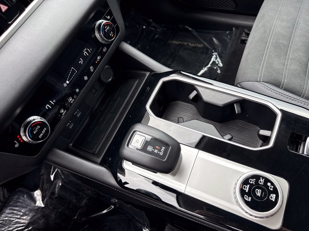Used 2025 Mitsubishi Outlander SE AWD/4WD image 33