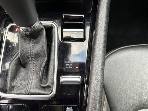 Used 2024 Jeep Compass Limited image 22