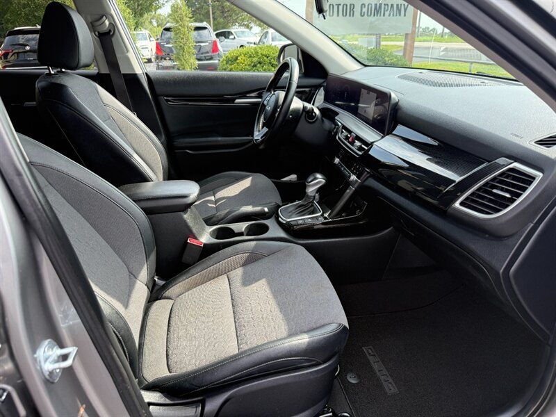 Used 2024 Kia Seltos S AWD/4WD image 12