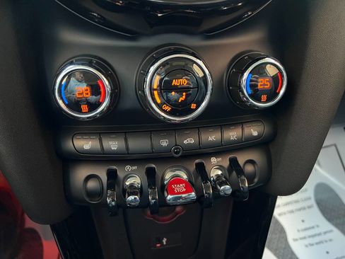 Used 2022 MINI Cooper 2-Door Hardtop image 26