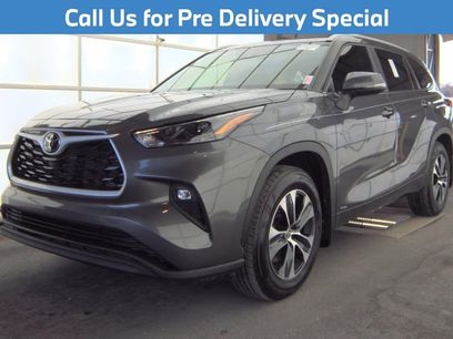 Used 2025 Toyota Highlander XLE