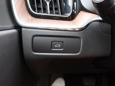 Used 2023 Volvo XC60 B5 Plus w/ Climate Package AWD/4WD image 27