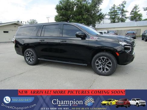 Used 2023 Chevrolet Suburban Z71 AWD/4WD image 3