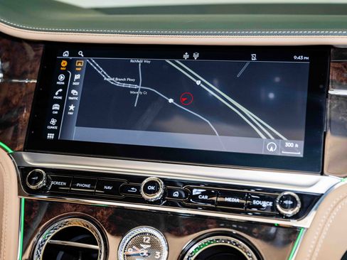 Used 2024 Bentley Continental GT V8 image 27