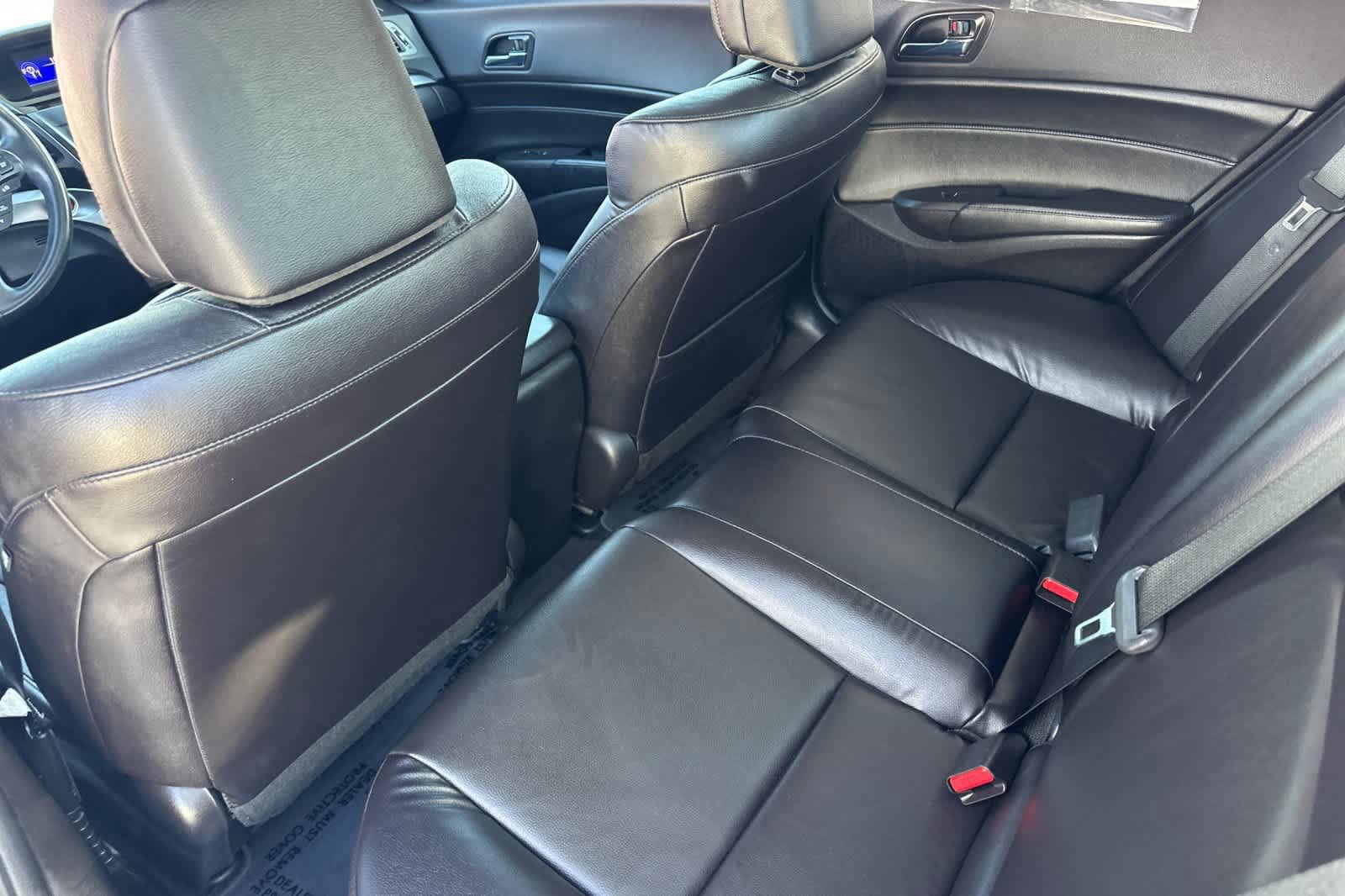 Used 2017 Acura ILX FWD image 4