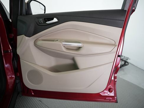 Used 2019 Ford Escape SE image 53