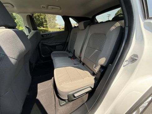 Used 2022 Ford Escape SE FWD image 11