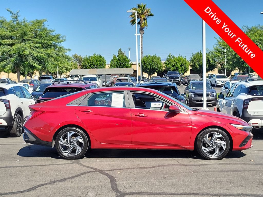 Used 2025 Hyundai Elantra SEL FWD image 30