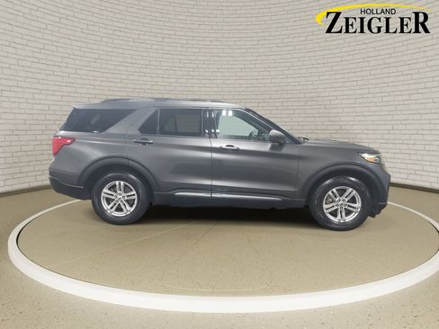 Used 2020 Ford Explorer XLT image 4
