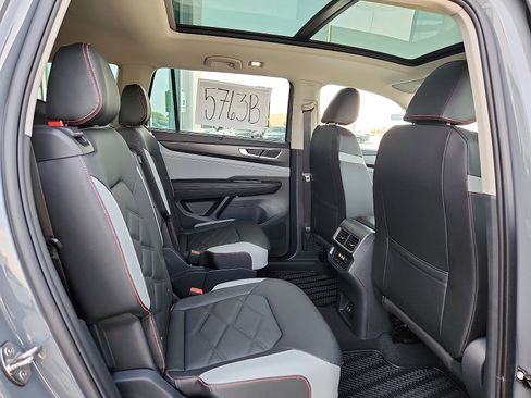 New 2026 Volkswagen Atlas Peak Edition AWD/4WD image 14