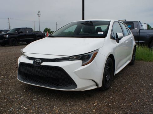Used 2021 Toyota Corolla LE w/ Carpet Mat Package (TMS) FWD image 5