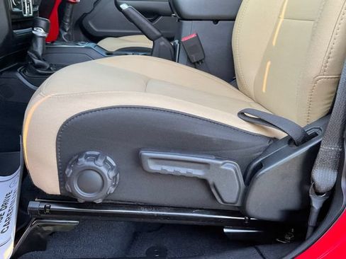 Used 2018 Jeep Wrangler Unlimited Sport S AWD/4WD image 28