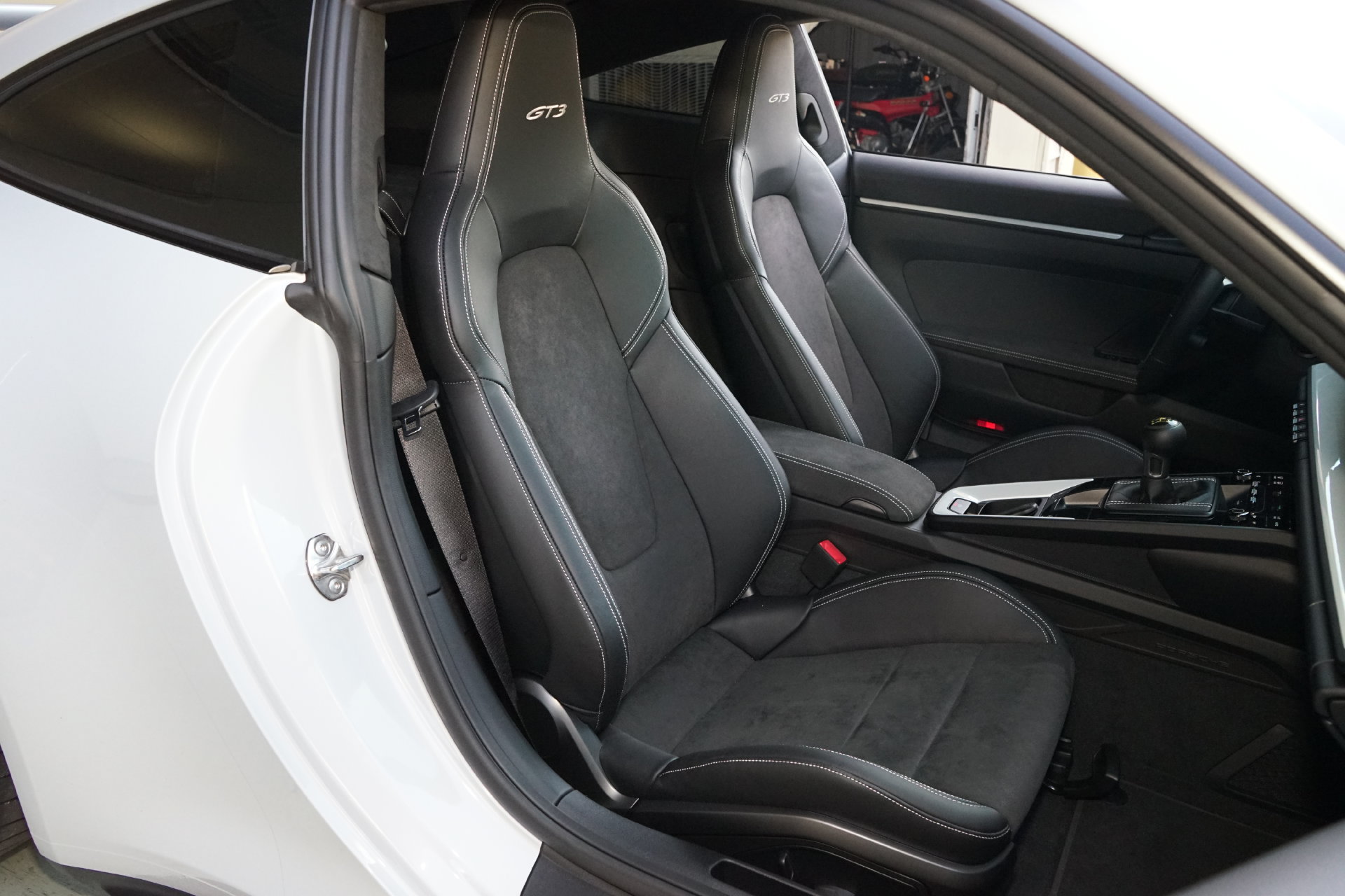 Used 2026 Porsche 911 GT3 RWD image 12