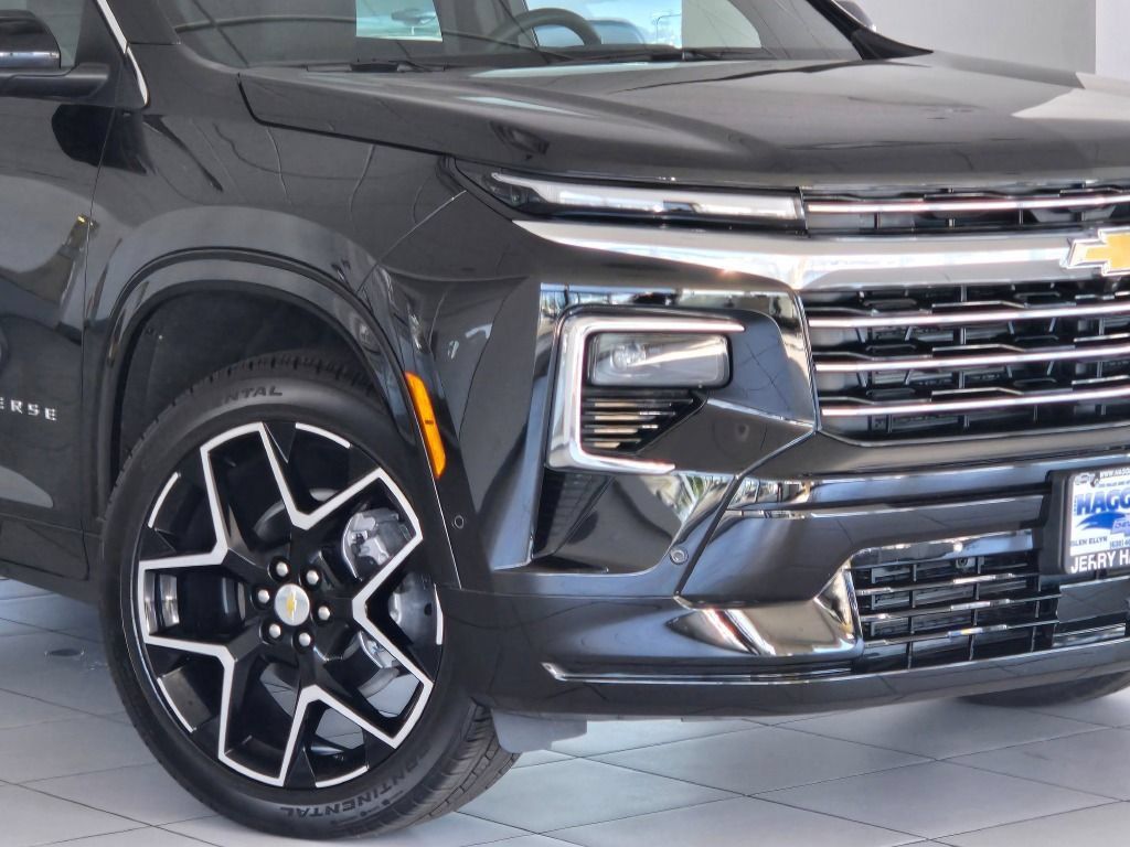 Certified 2025 Chevrolet Traverse High Country w/ LPO, Floor Liner Package AWD/4WD image 2