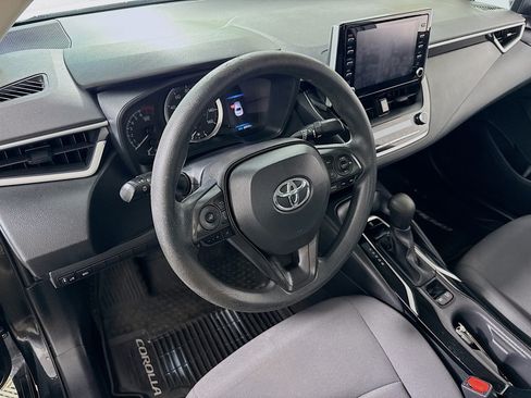 Used 2020 Toyota Corolla LE FWD image 10