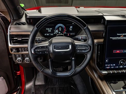 Used 2025 GMC Yukon Denali Ultimate image 16