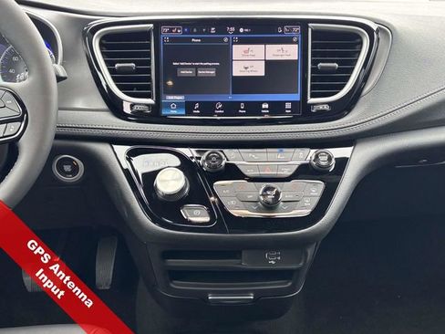 New 2026 Chrysler Pacifica Select image 14