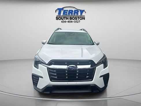 Used 2025 Subaru Ascent Premium AWD/4WD image 2