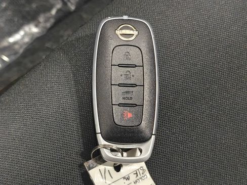 Used 2024 Nissan Versa SV FWD image 10