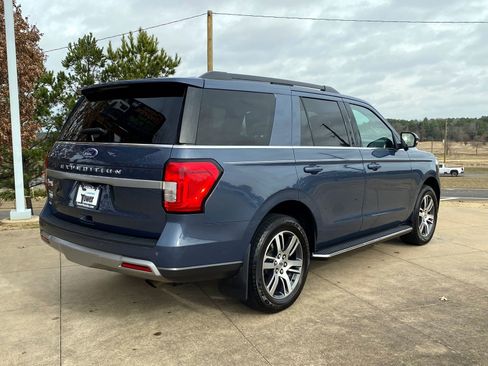 Used 2022 Ford Expedition XLT image 6