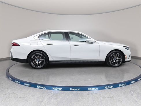 Used 2025 BMW i5 xDrive40 w/ Premium Package image 5