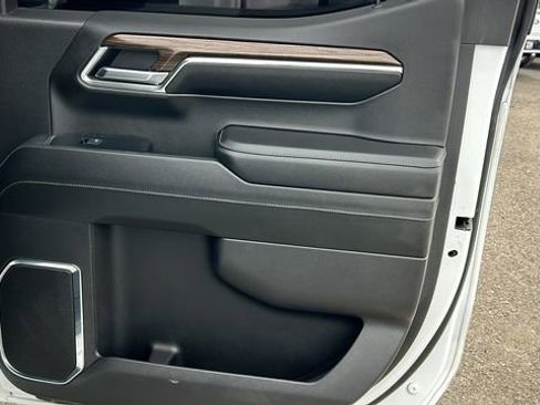 Used 2024 Chevrolet Silverado 1500 LT image 12