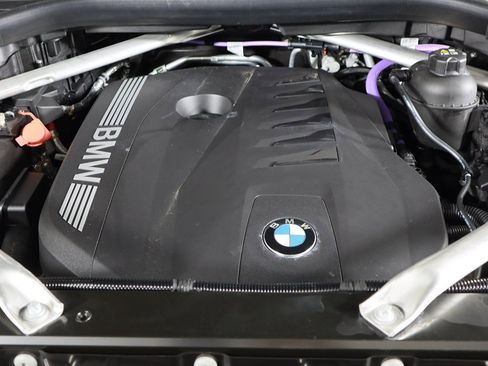 Used 2024 BMW X7 xDrive40i w/ M Sport Package image 21