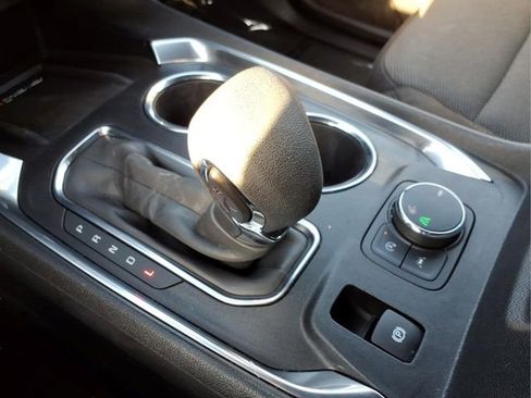 Used 2023 Chevrolet Traverse LT FWD image 24