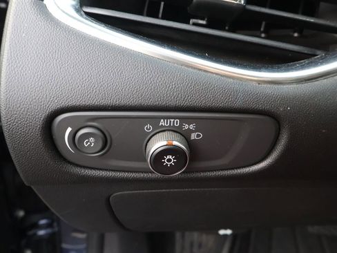 Used 2017 Chevrolet Malibu LT image 17