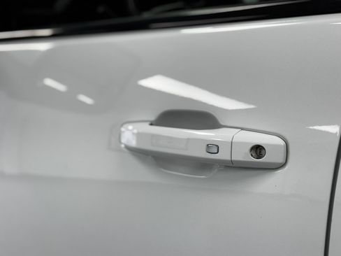 Used 2025 GMC Sierra 2500 AT4 image 13