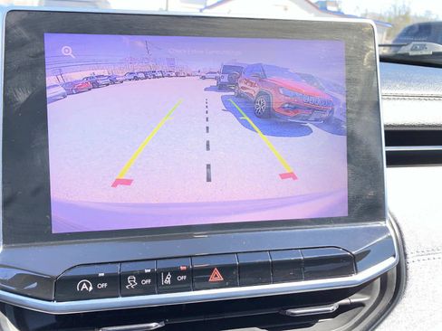 Certified 2022 Jeep Compass Latitude w/ Convenience Group AWD/4WD image 13