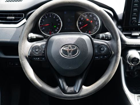 Used 2020 Toyota RAV4 XLE image 16