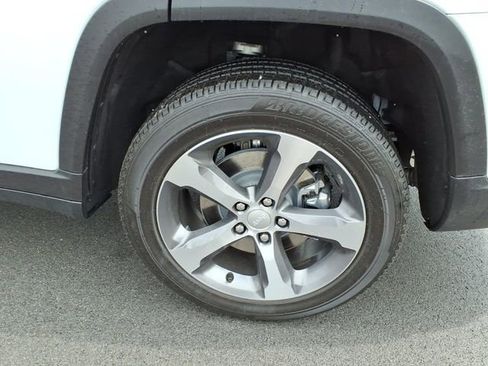 New 2026 Jeep Grand Cherokee L Limited AWD/4WD image 10