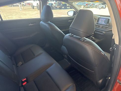 Used 2022 Nissan Altima 2.0 SR image 18