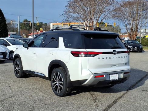 New 2025 Nissan Pathfinder Platinum w/ Lighting Package (N92) image 5