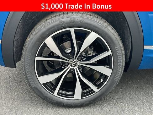 New 2025 Volkswagen Atlas Cross Sport SEL Premium R-Line AWD/4WD image 33