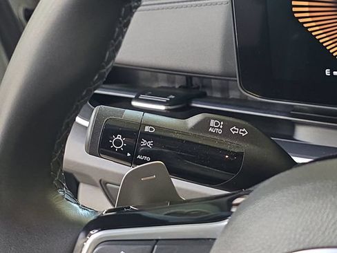 Used 2025 Kia Carnival EX FWD image 29